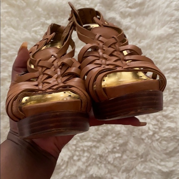 heels - Picture 4 of 6